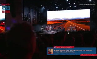 Jon Bom Jovi querendo fuder